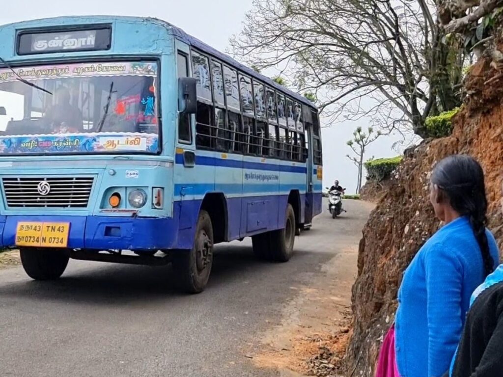 local public bus picking up women from junction near dolphin nose point coonoor
